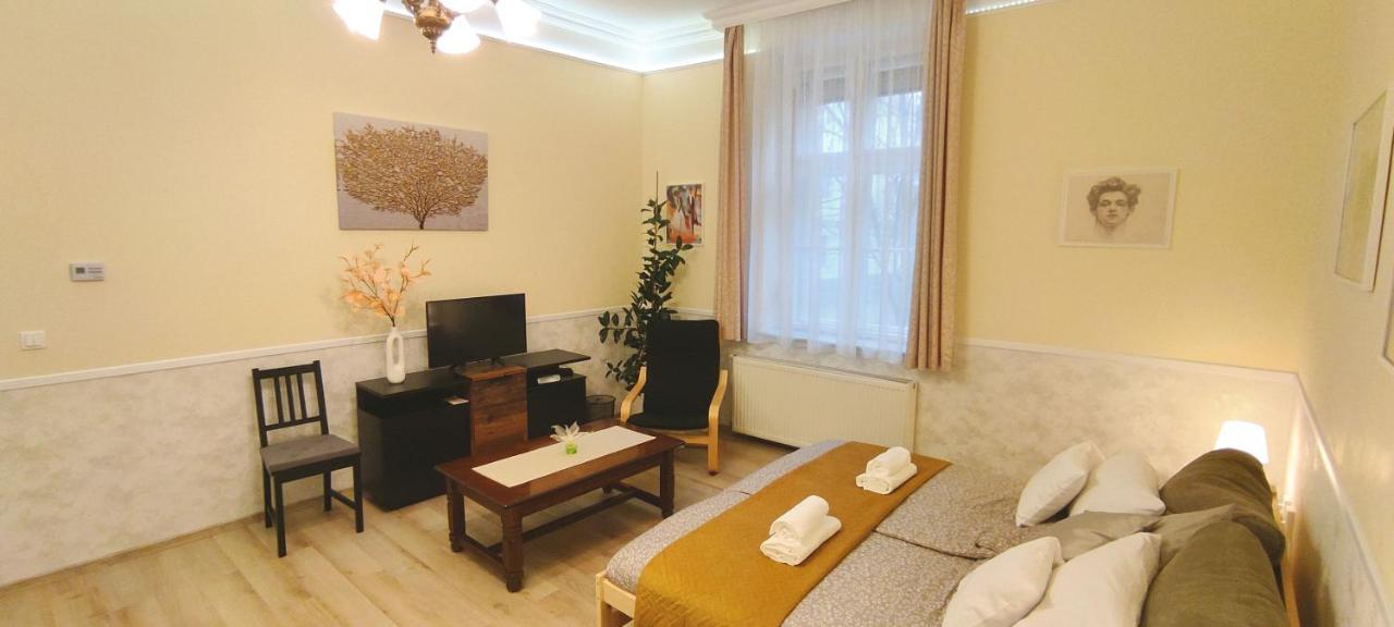 Center Apartman แซแก็ด ภายนอก รูปภาพ